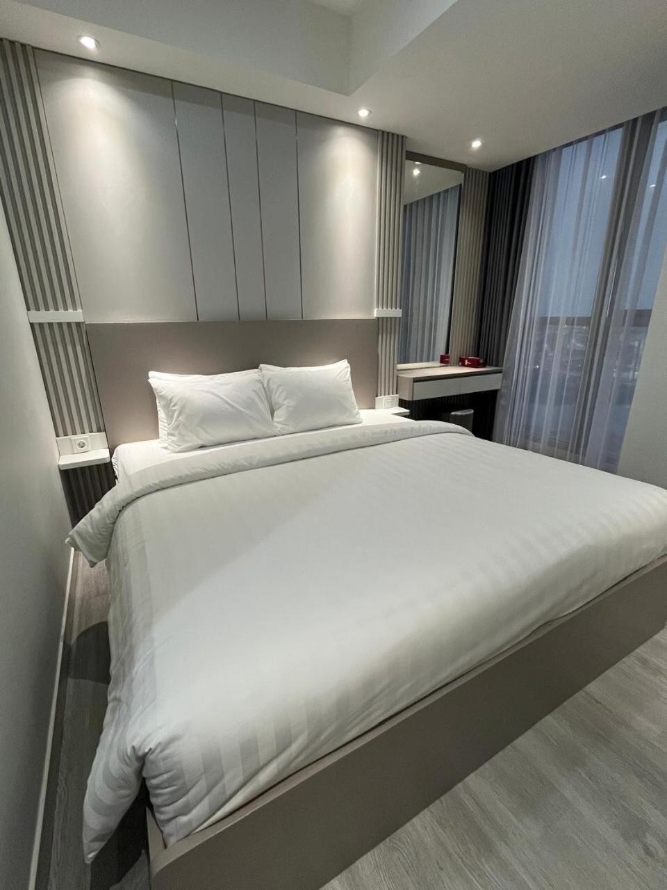 Gold Coast Japanese Netflix Sofa Bed Apartment *
