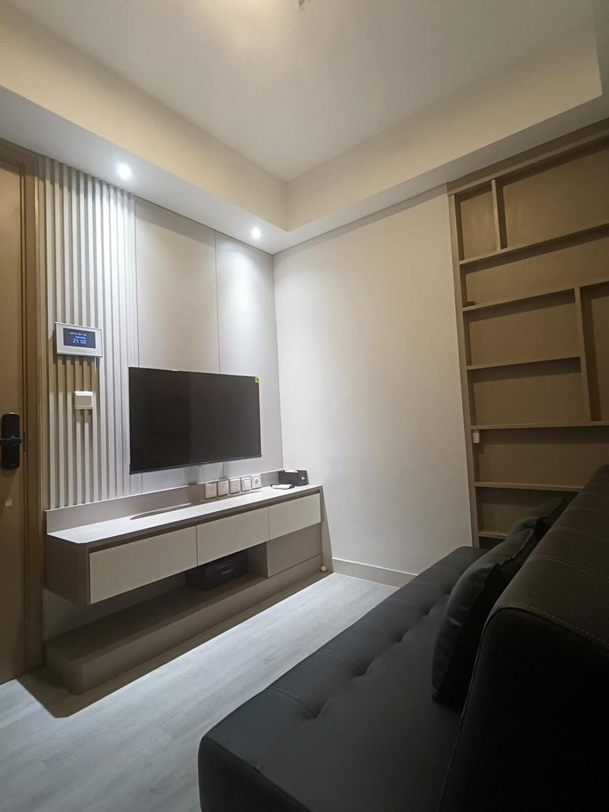 Apartment Gold Coast Japanese Netflix Sofa Bed